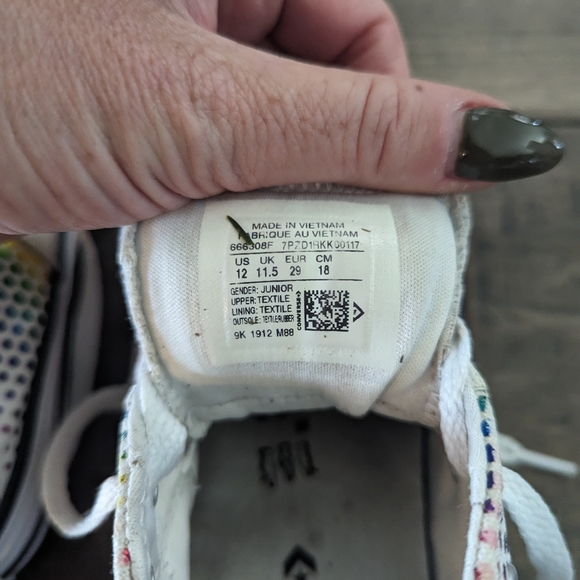 Girls Converse - Picture 4 of 4